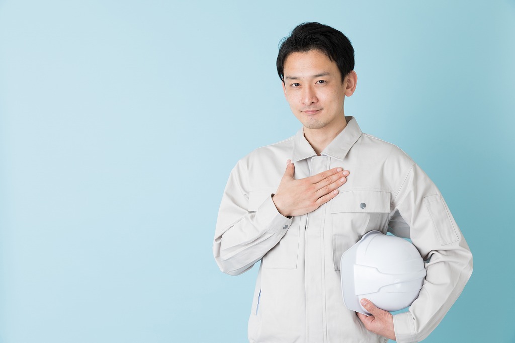 肩をなでおろす